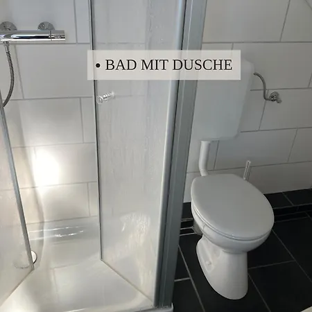 Haus Krabbe Apartments, Zentral Gelegen Zwischen Bremerhaven Und Cuxhaven, Hunde Kostenfrei Willkommen, Hauseigene Kostenfreie Parkplaetze, Unterstellmoeglichkeit Fuer Fahrraeder Und E-Bikes * Wremen