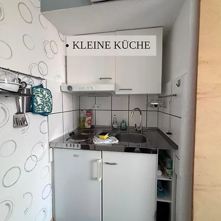 Haus Krabbe Apartments, Zentral Gelegen Zwischen Bremerhaven Und Cuxhaven, Hunde Kostenfrei Willkommen, Hauseigene Kostenfreie Parkplaetze, Unterstellmoeglichkeit Fuer Fahrraeder Und E-bikes Daire Wremen