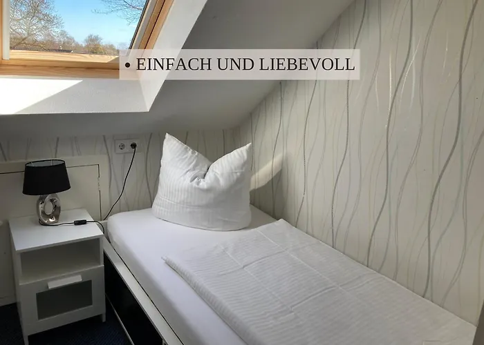 Haus Krabbe Apartments, Zentral Gelegen Zwischen Bremerhaven Und Cuxhaven, Hunde Kostenfrei Willkommen, Hauseigene Kostenfreie Parkplaetze, Unterstellmoeglichkeit Fuer Fahrraeder Und E-bikes Wremen