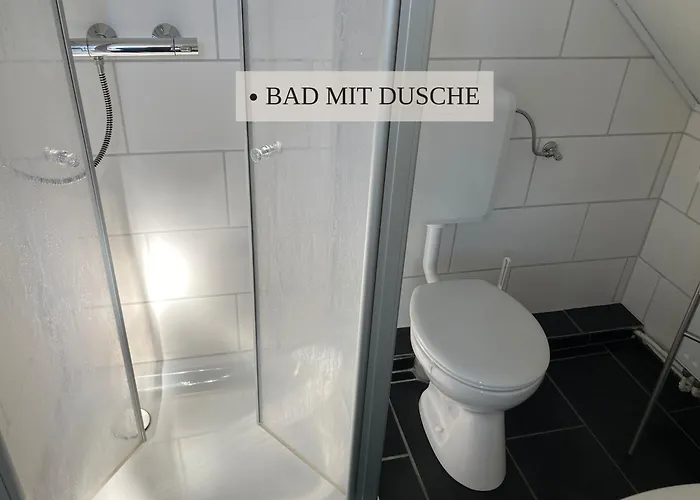 Haus Krabbe Apartments, Zentral Gelegen Zwischen Bremerhaven Und Cuxhaven, Hunde Kostenfrei Willkommen, Hauseigene Kostenfreie Parkplaetze, Unterstellmoeglichkeit Fuer Fahrraeder Und E-bikes * Wremen