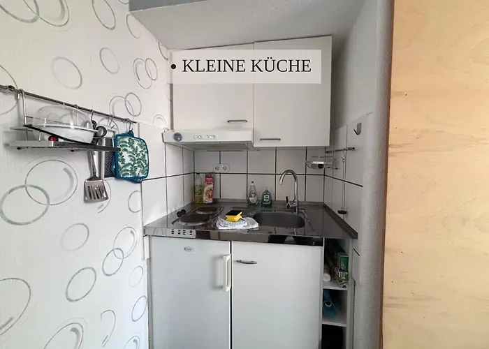 Haus Krabbe Apartments, Zentral Gelegen Zwischen Bremerhaven Und Cuxhaven, Hunde Kostenfrei Willkommen, Hauseigene Kostenfreie Parkplaetze, Unterstellmoeglichkeit Fuer Fahrraeder Und E-bikes Daire Wremen